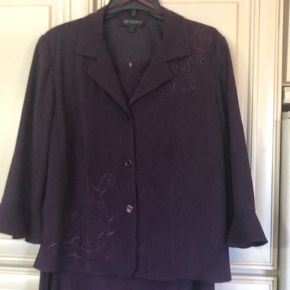 Women’s 2 pc. Dress (sleeveless) and Jacket - Picture 2 of 7